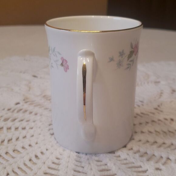 Vintage Bone China Floral Coffee Cup Mug with Gold Trim - Picture 2 of 11